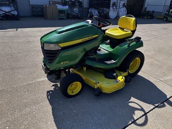 2018 John Deere X570 Equipment Image0