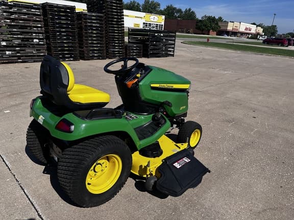 Image of John Deere X570 equipment image 4