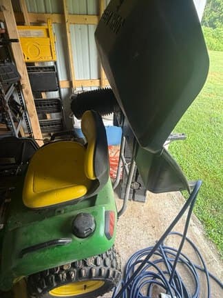 Image of John Deere X570 equipment image 2