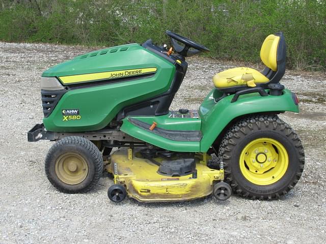 Image of John Deere X580 equipment image 1