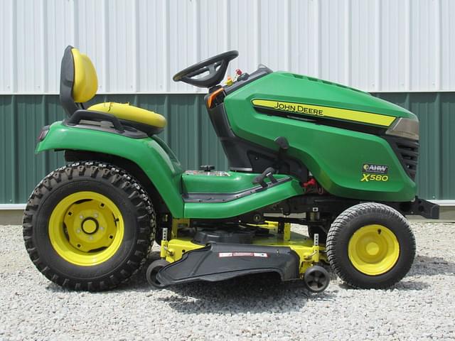 Image of John Deere X580 equipment image 3