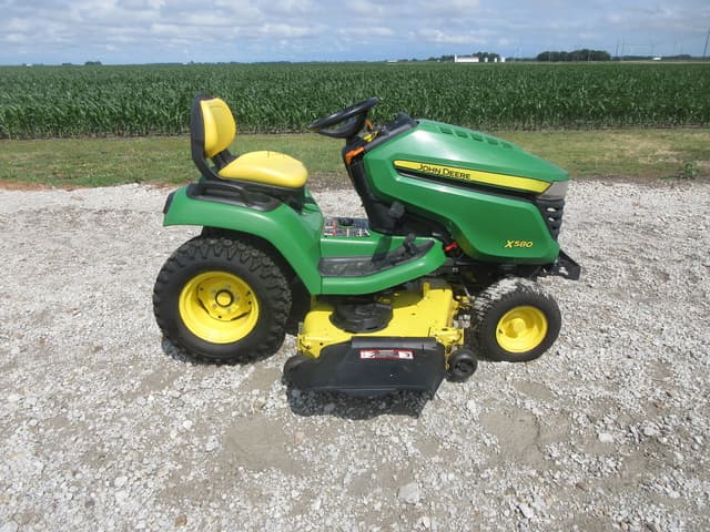 Image of John Deere X580 equipment image 3