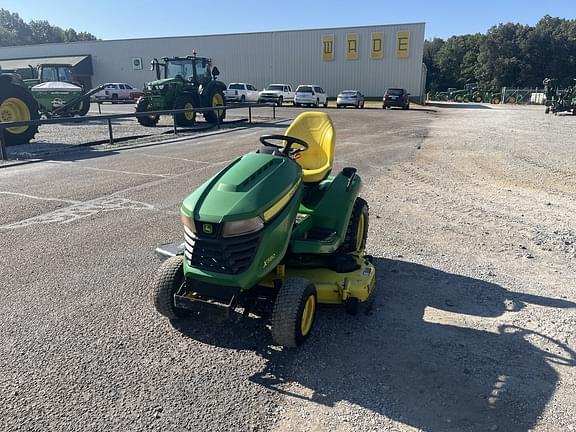 Image of John Deere X580 equipment image 4