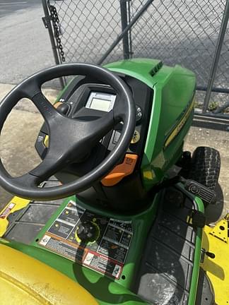 Image of John Deere X580 equipment image 1