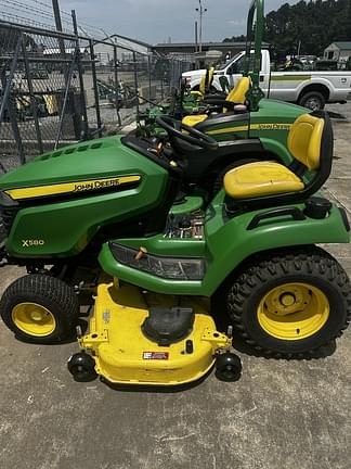 Image of John Deere X580 equipment image 4