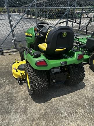 Image of John Deere X580 equipment image 3