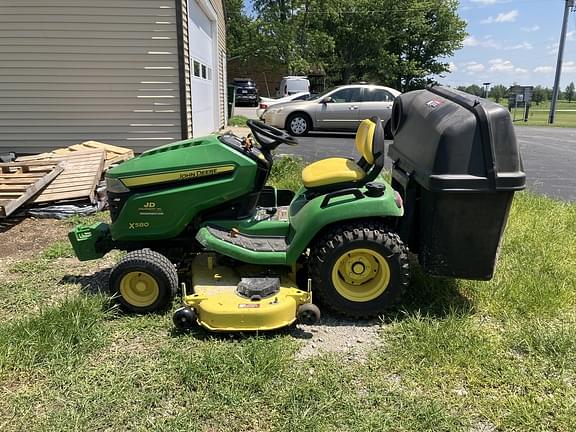 Image of John Deere X580 equipment image 3