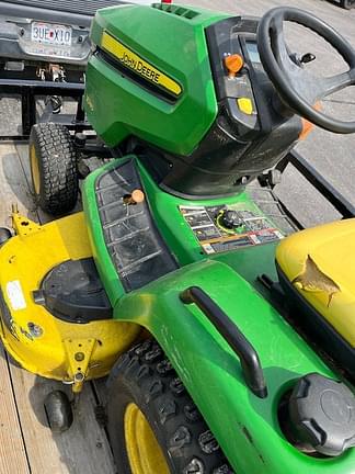 Image of John Deere X580 equipment image 4