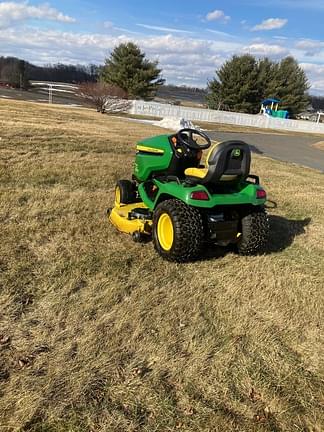 Image of John Deere X580 equipment image 3