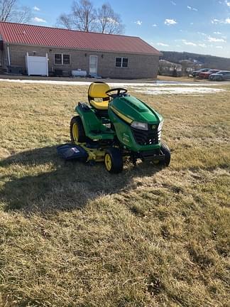 Image of John Deere X580 equipment image 1