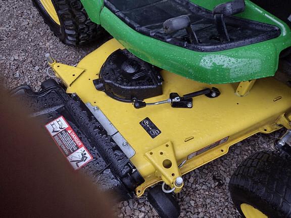 Image of John Deere X580 equipment image 4
