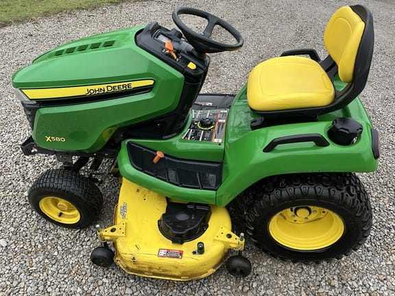 2018 John Deere X580 Equipment Image0