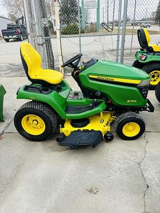 Image of John Deere X584 equipment image 4