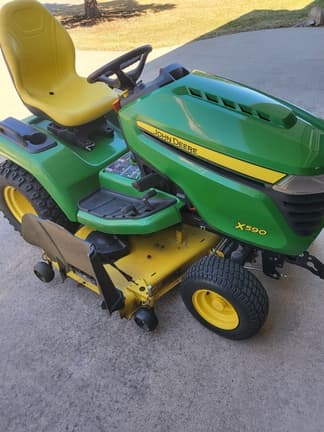 Image of John Deere X590 equipment image 1