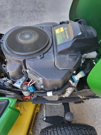 Image of John Deere X590 equipment image 4