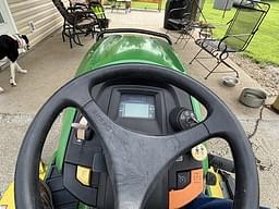 Image of John Deere X590 equipment image 3