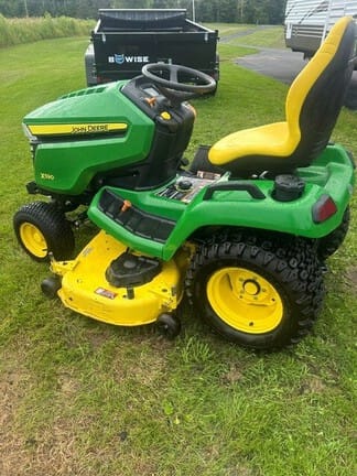 2018 John Deere X590 Equipment Image0