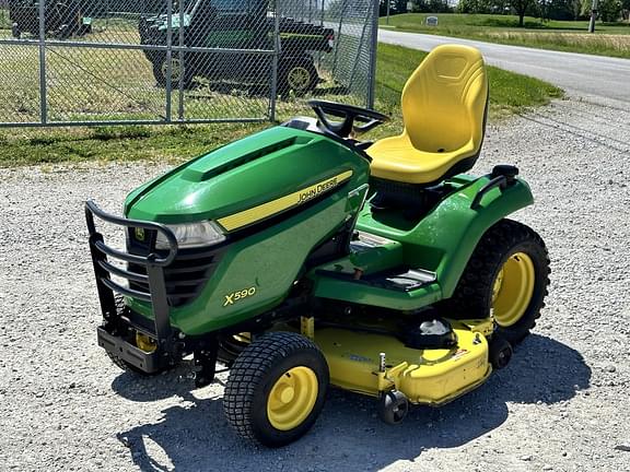 Image of John Deere X590 equipment image 2