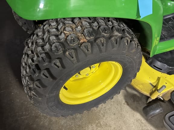 Image of John Deere X590 equipment image 3