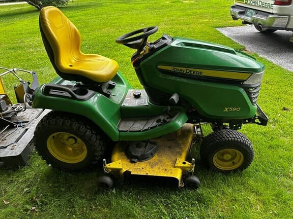 Image of John Deere X590 equipment image 2