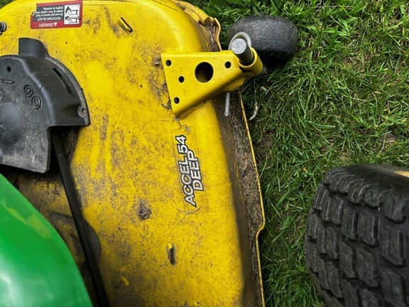 Image of John Deere X590 equipment image 3