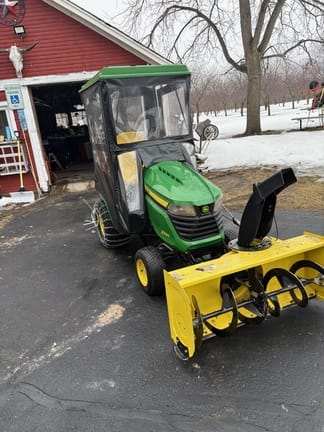 2018 John Deere X590 Equipment Image0