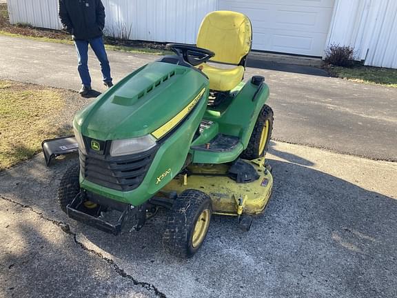 Image of John Deere X590 equipment image 2