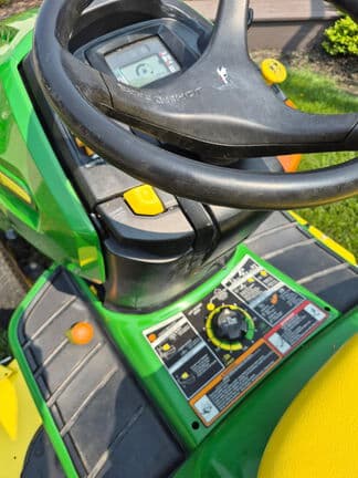 Image of John Deere X590 equipment image 4