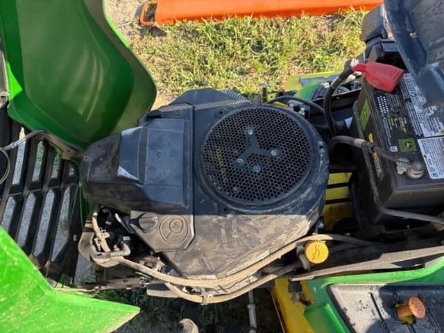 Image of John Deere X590 equipment image 4