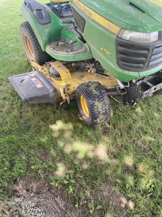 Image of John Deere X730 equipment image 4