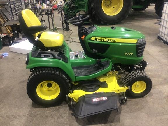 Image of John Deere X730 equipment image 3