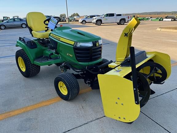 Image of John Deere X730 equipment image 4