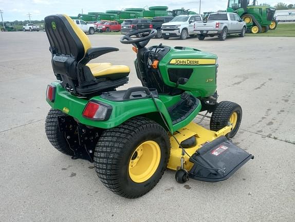 Image of John Deere X730 equipment image 4