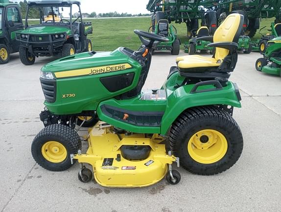 Image of John Deere X730 equipment image 1