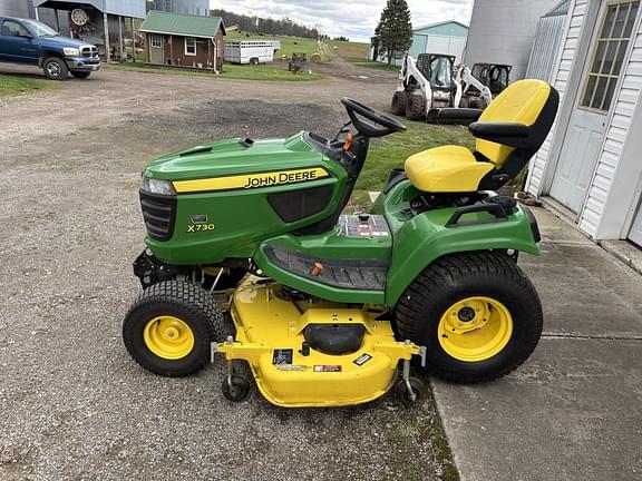 Image of John Deere X730 equipment image 4