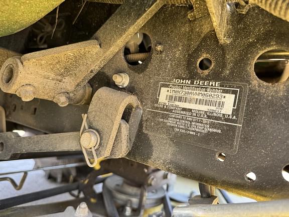 Image of John Deere X730 equipment image 4