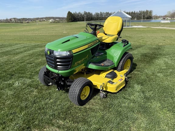 Main image John Deere X730