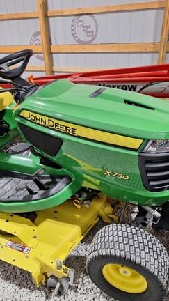 Image of John Deere X730 equipment image 3