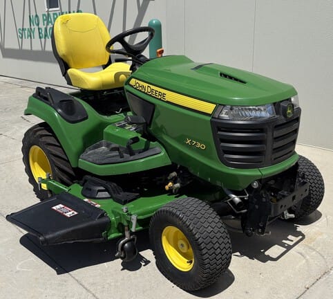 2018 John Deere X730 Equipment Image0