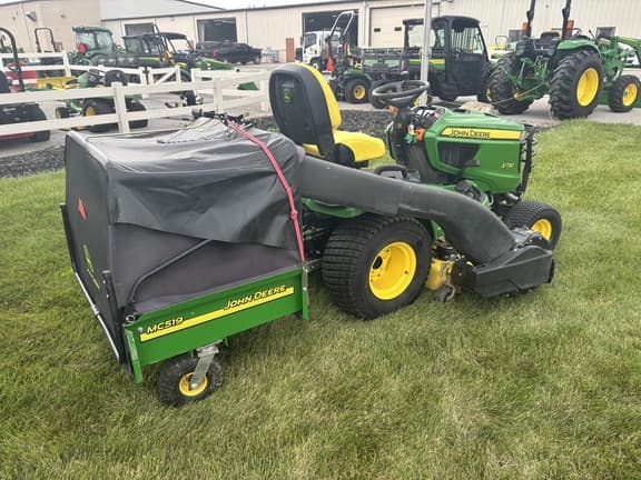 Image of John Deere X730 equipment image 4