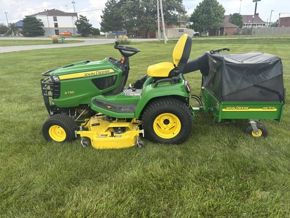 Image of John Deere X730 equipment image 1