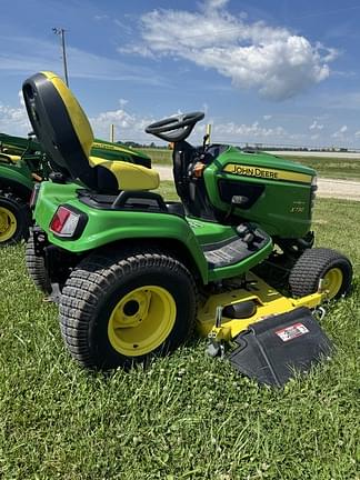Image of John Deere X730 equipment image 3