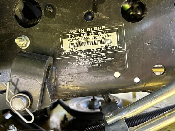 Image of John Deere X730 equipment image 3