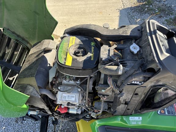 Image of John Deere X730 equipment image 2