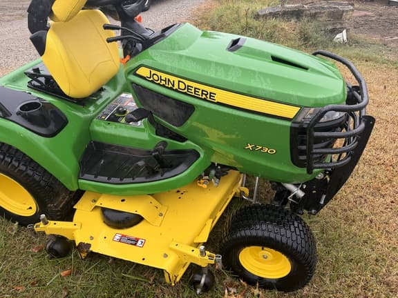 Image of John Deere X730 equipment image 1