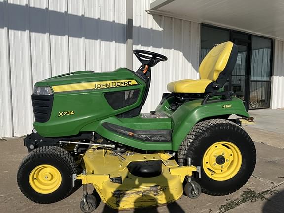 Image of John Deere X734 equipment image 1