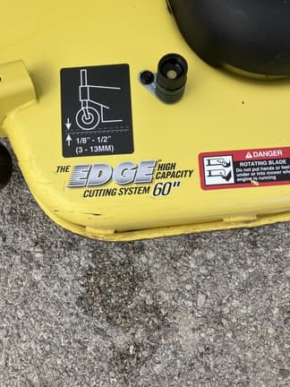 Image of John Deere X734 equipment image 1