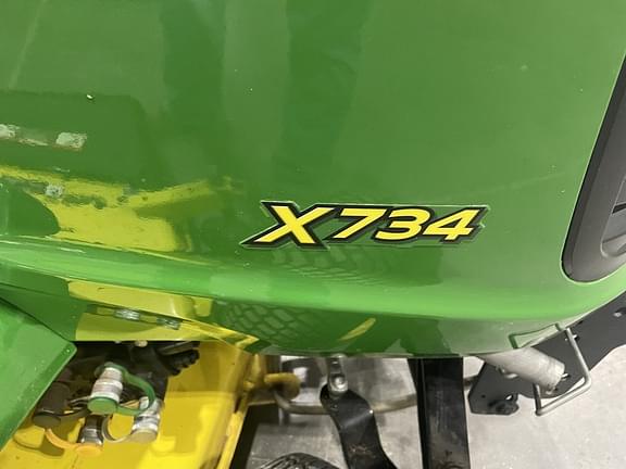 Image of John Deere X734 equipment image 3