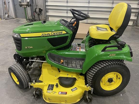 Image of John Deere X734 equipment image 1