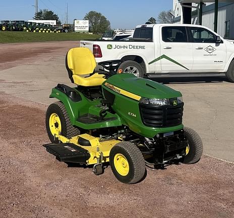 Image of John Deere X734 equipment image 1